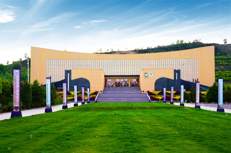 和政古動物化石三號展覽館.jpg